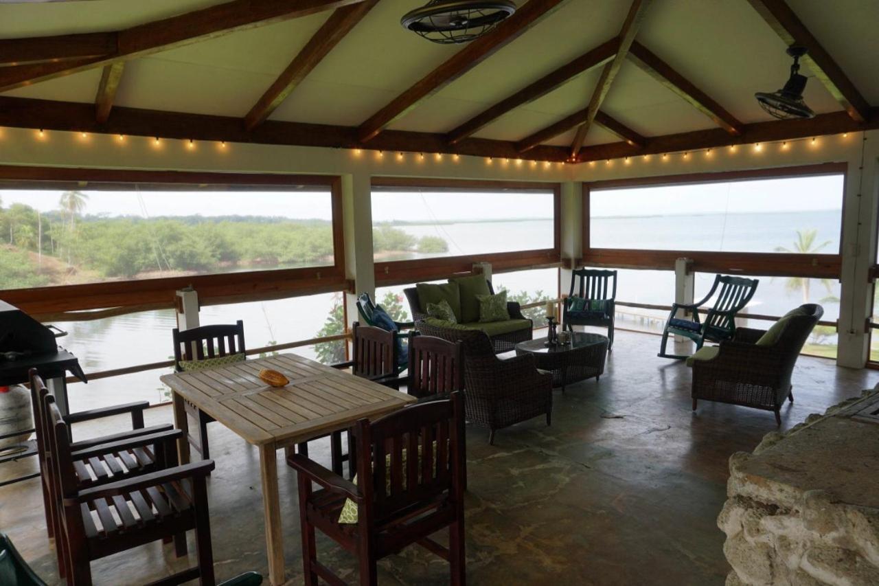 Bed and Breakfast Dolphin Bay Hideaway à Bocas del Toro Extérieur photo